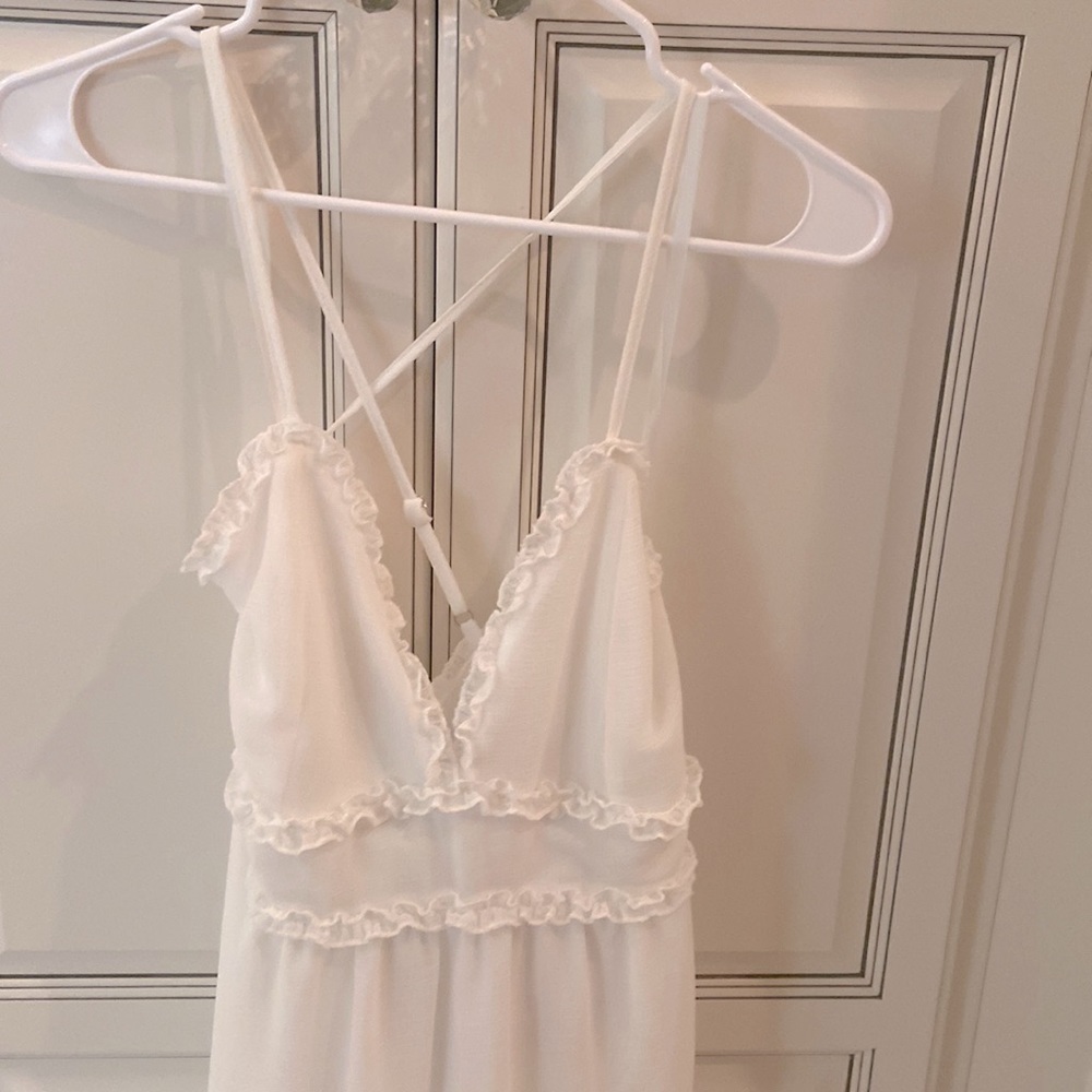 White king dress BRAND NEW! Casual or dress up.
